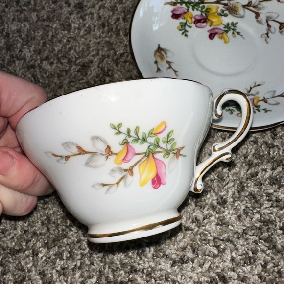 Vintage Staffordshire Fine Bone China Teacup & Saucer – England - Picture 5 of 8